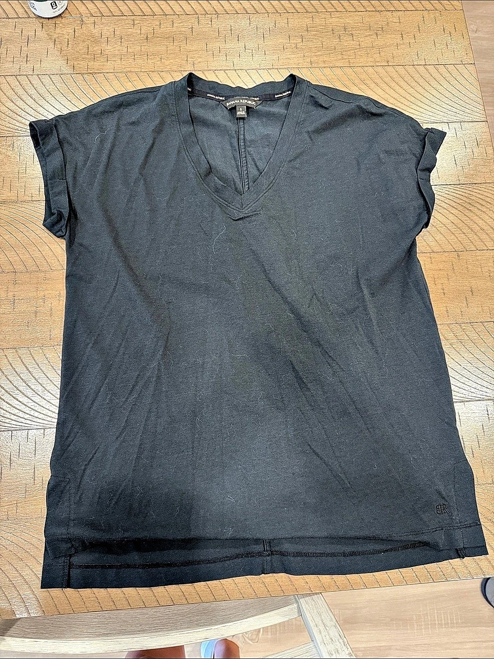 Banana Republic Short Sleeve V-Neck Top in Black Size Small